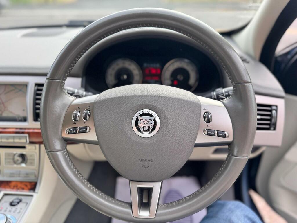 Jaguar XF V6 Luxury Blue #49