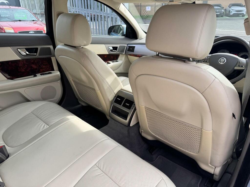 Jaguar XF V6 Luxury Blue #30