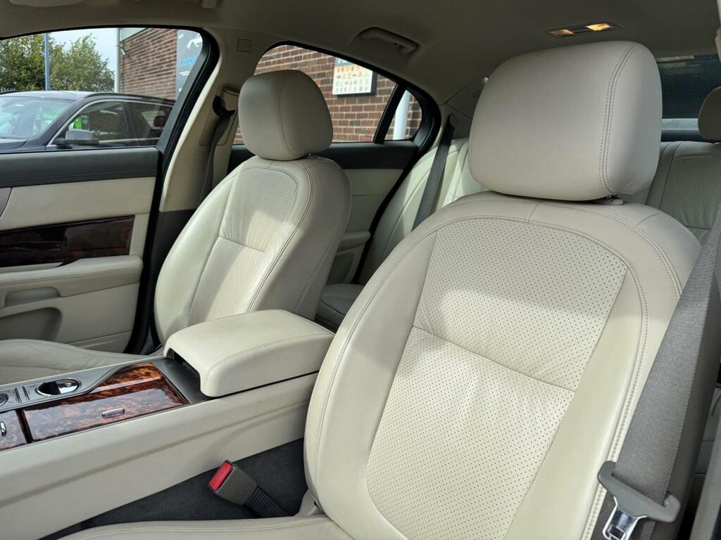 Jaguar XF V6 Luxury Blue #38