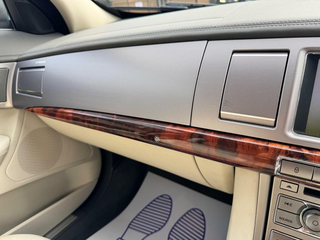 Jaguar XF V6 Luxury Blue #34