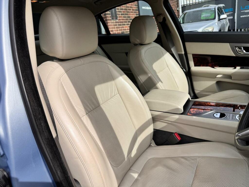 Jaguar XF V6 Luxury Blue #27