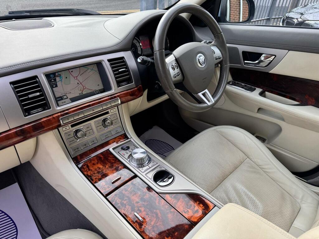 Jaguar XF V6 Luxury Blue #25