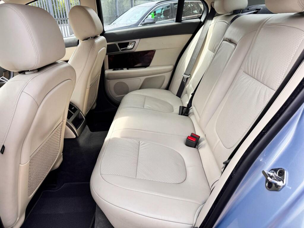 Jaguar XF V6 Luxury Blue #40