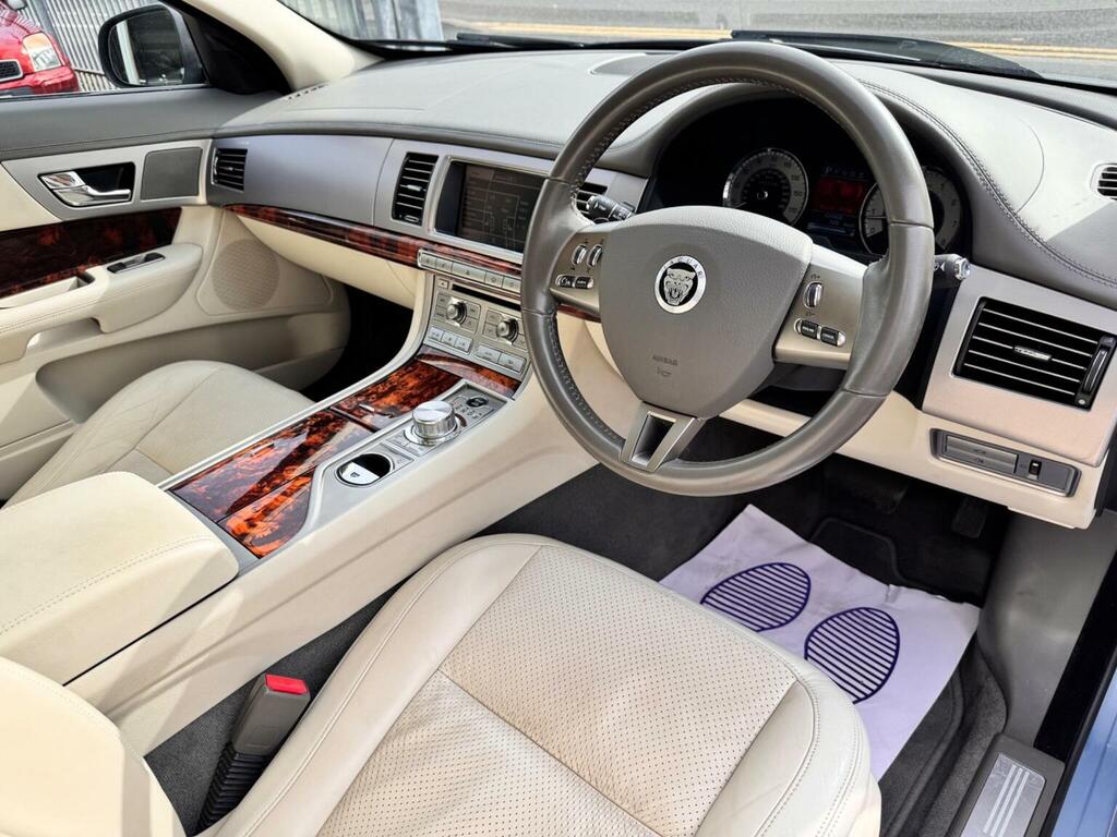 Jaguar XF V6 Luxury Blue #20