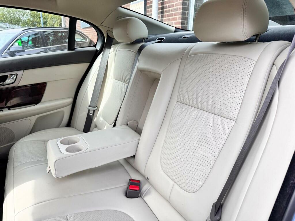 Jaguar XF V6 Luxury Blue #42