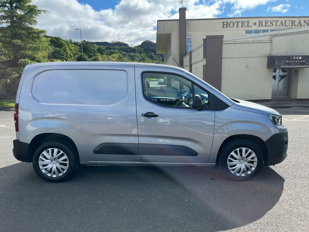 Peugeot Partner Diesel White #7