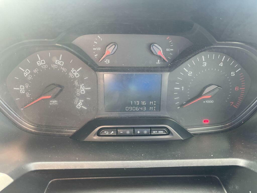 Peugeot Partner Diesel White #13