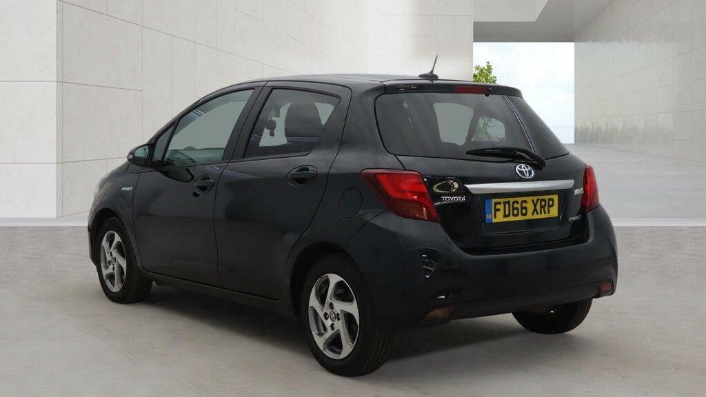 Toyota Yaris 1.5 Vvt-h Icon E-cvt Euro 6 Black #4