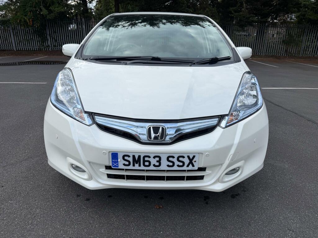 Honda Jazz 1.4 I-vtec Es Plus T Cvt White #2