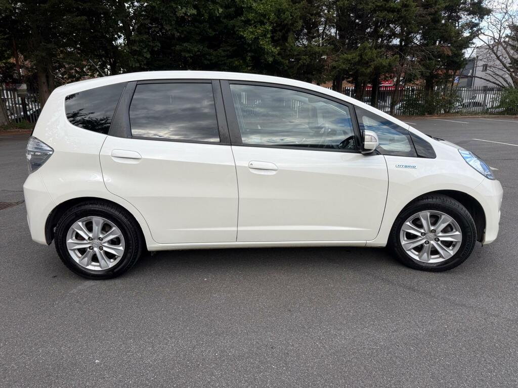 Honda Jazz 1.4 I-vtec Es Plus T Cvt White #7