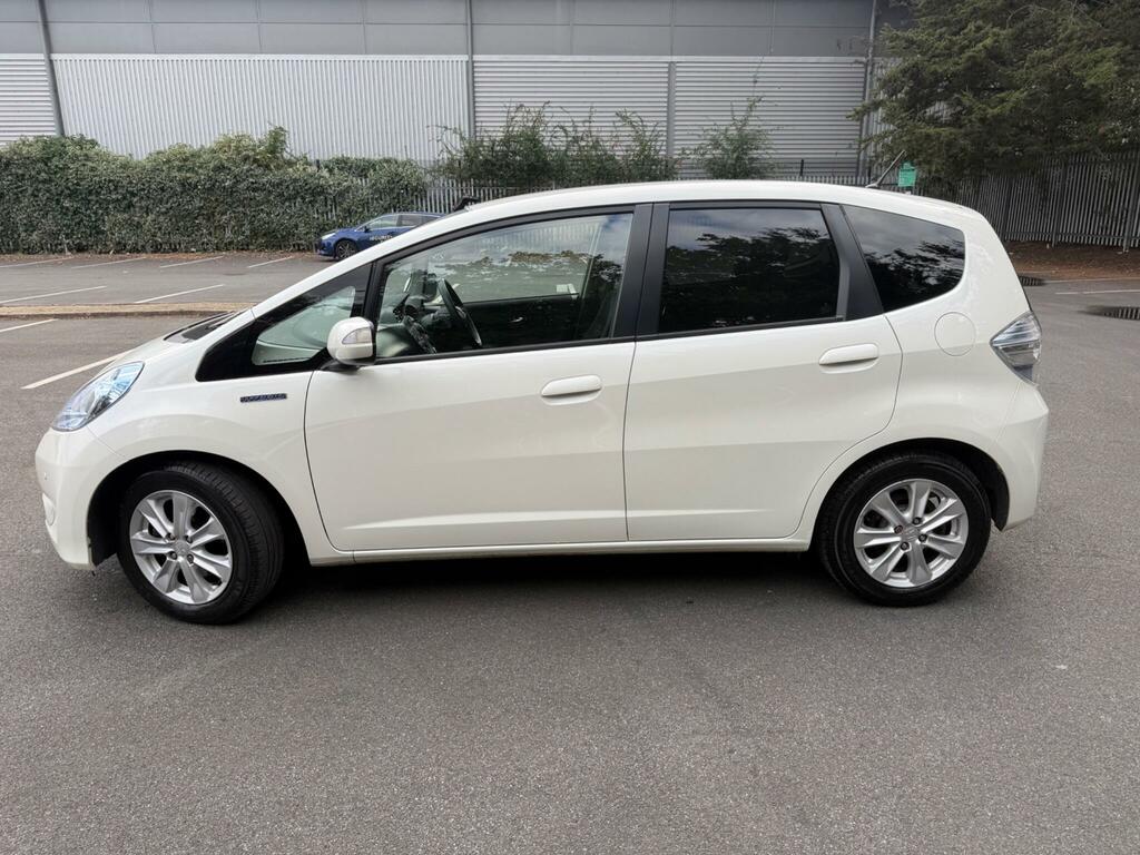 Honda Jazz 1.4 I-vtec Es Plus T Cvt White #5