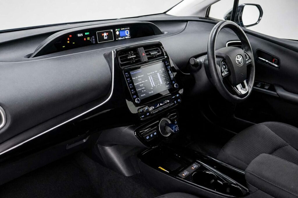 Toyota Prius+ Hatchback Black #40