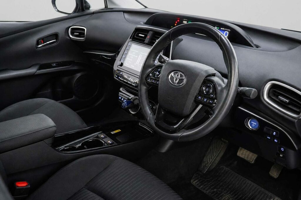 Toyota Prius+ Hatchback Black #36