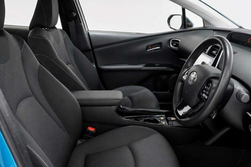 Toyota Prius+ Hatchback Black #37