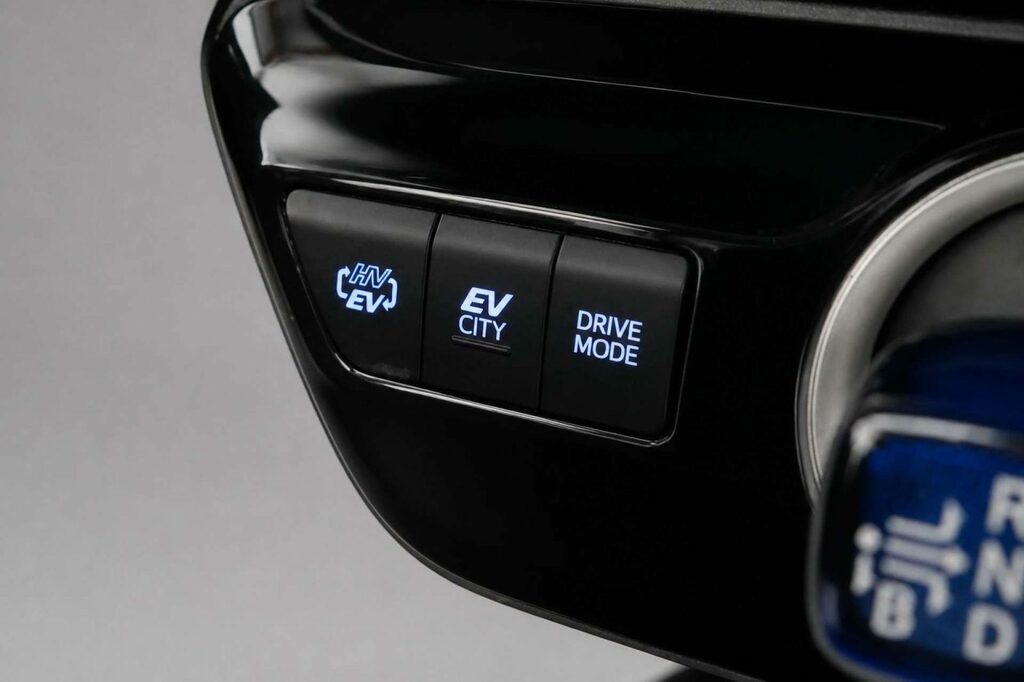 Toyota Prius+ Hatchback Black #27