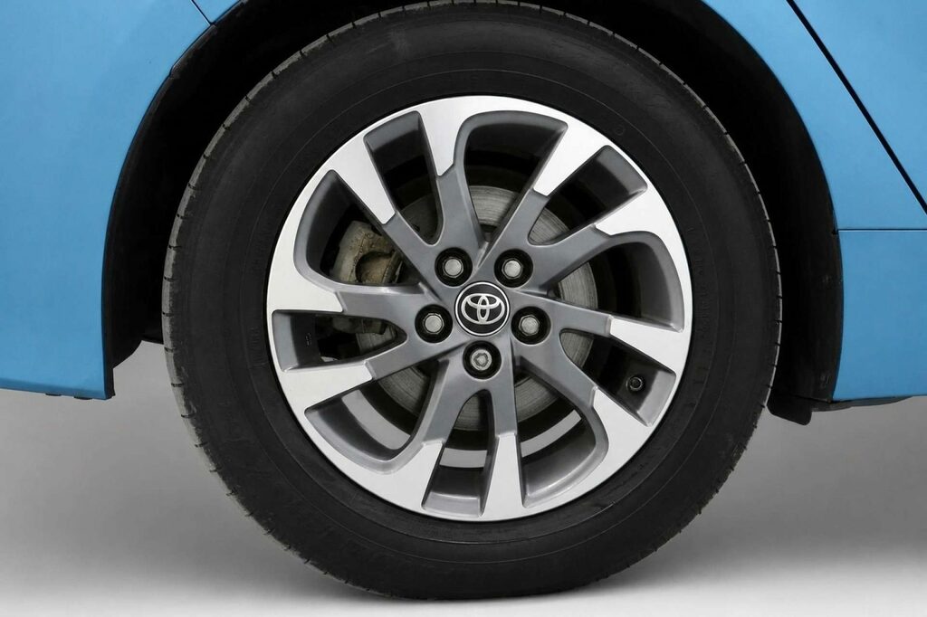 Toyota Prius+ Hatchback Black #9