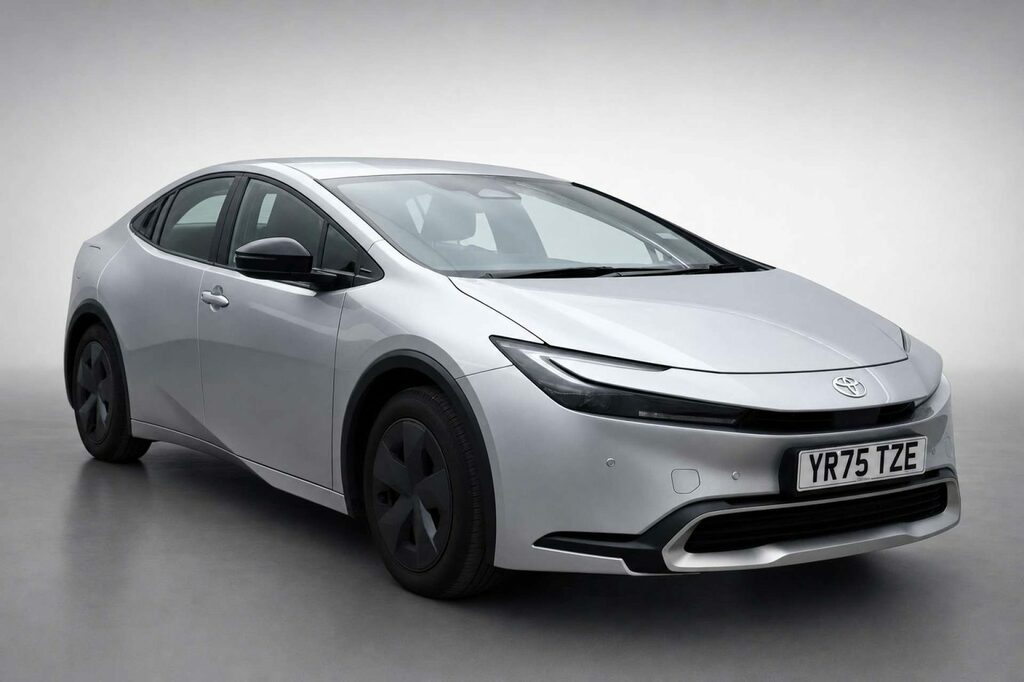 Toyota Prius 2.0 13.6Kwh Design Hatchback Plug-in Hy Silver