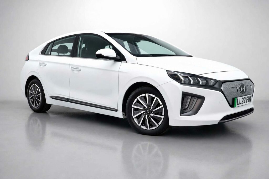 Hyundai Ioniq 38.3Kwh Premium Hatchback 136 P White