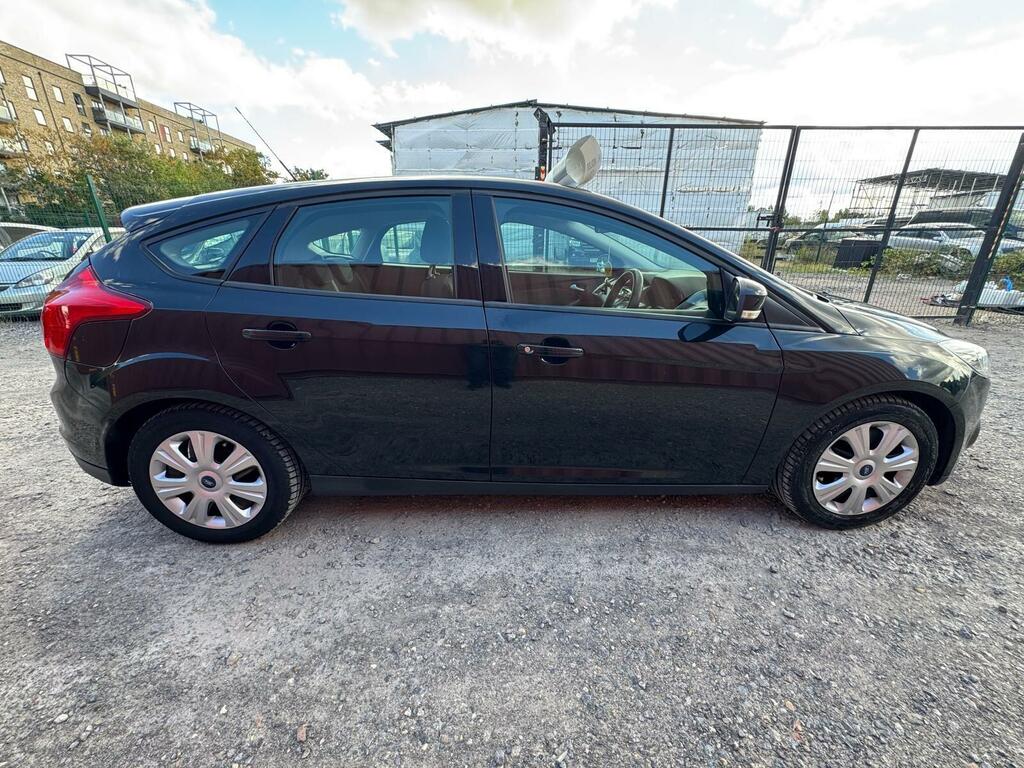 Ford Focus Zetec Red #10