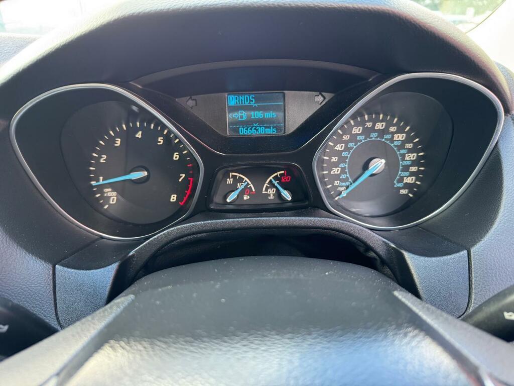 Ford Focus Zetec Red #16