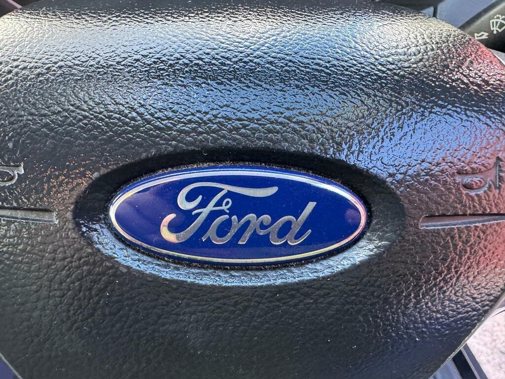 Ford Focus Zetec Red #40