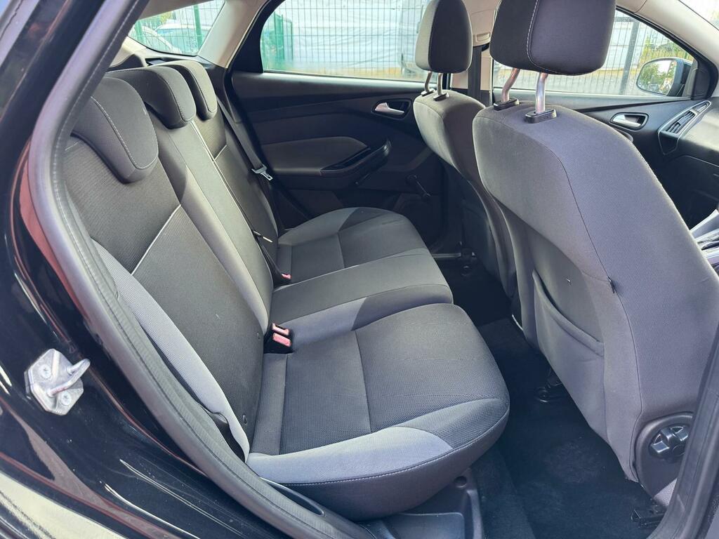 Ford Focus Zetec Red #22