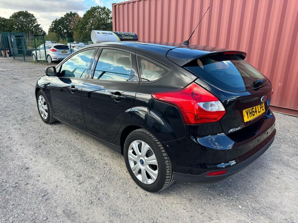 Ford Focus Zetec Red #4