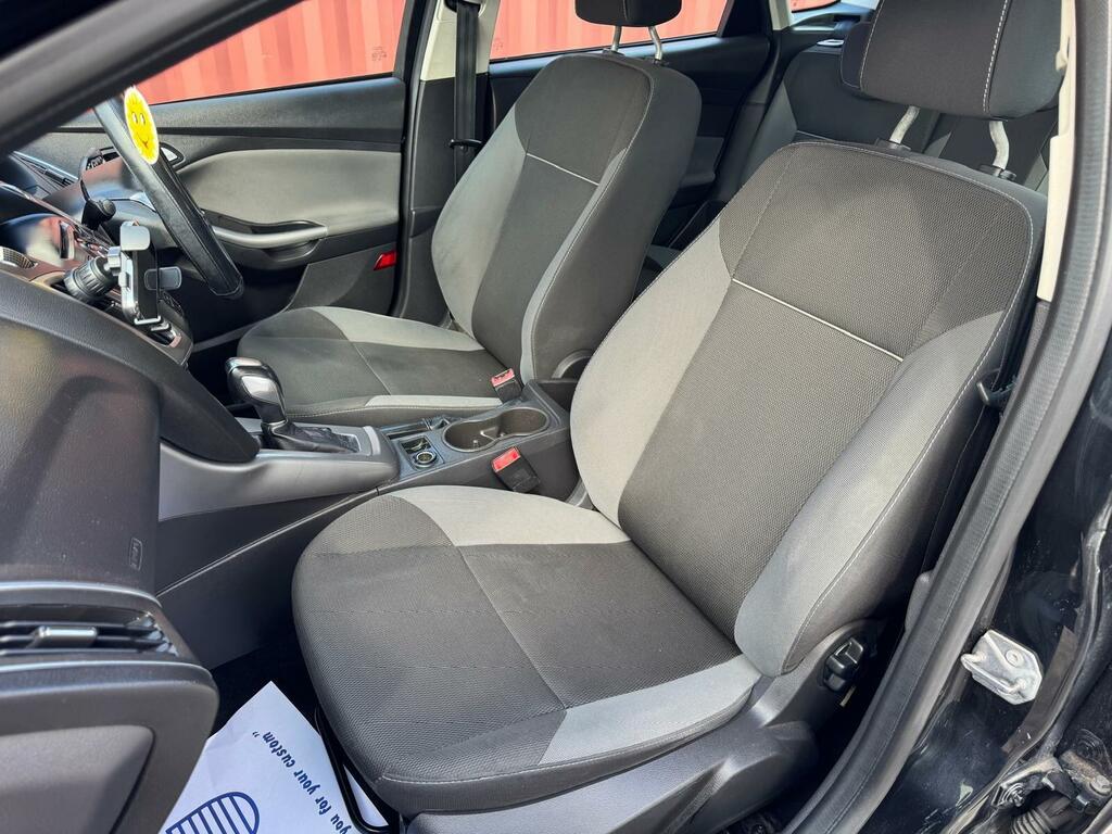 Ford Focus Zetec Red #19