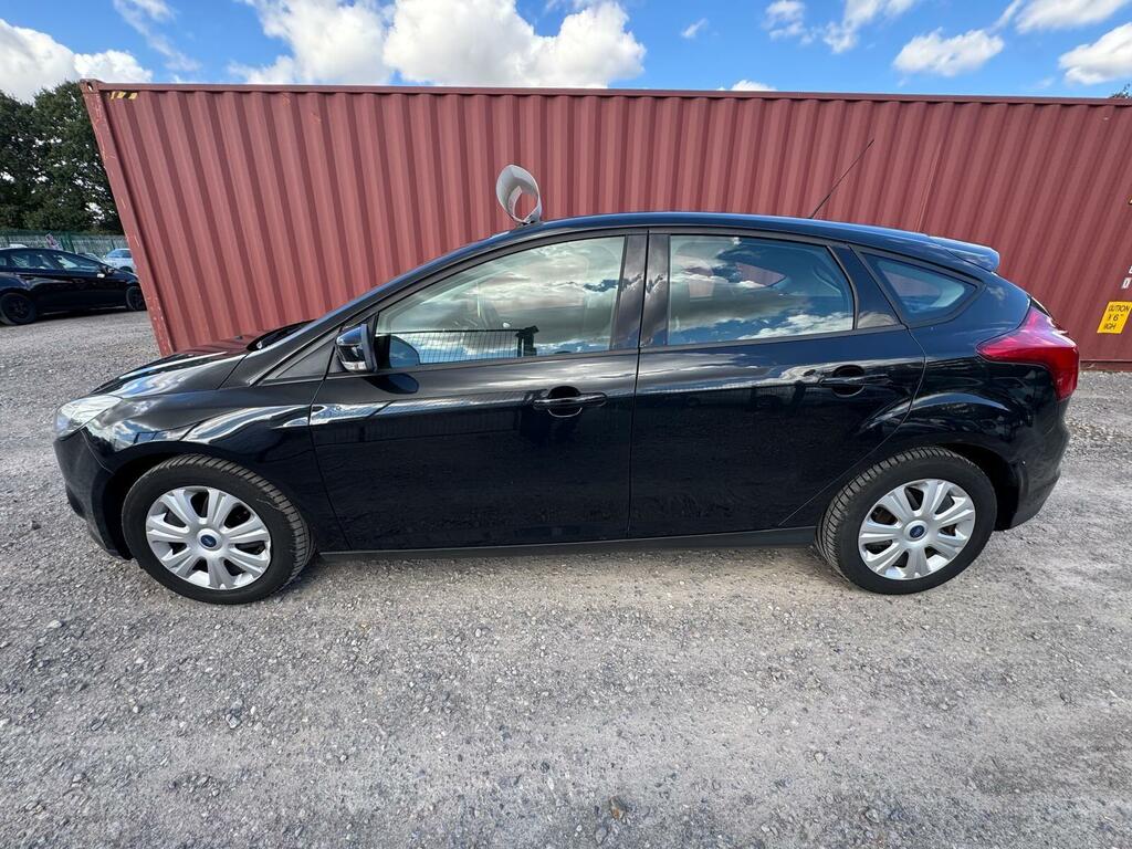 Ford Focus Zetec Red #8