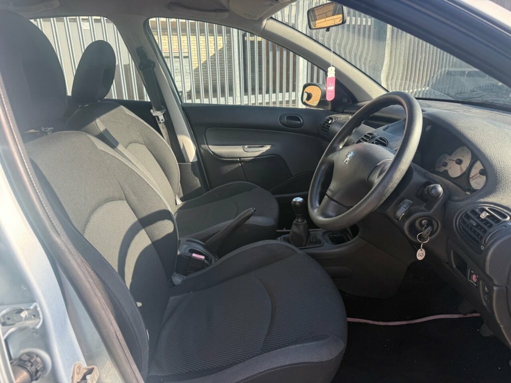 Peugeot 206 Hatchback 1.4 Silver #11