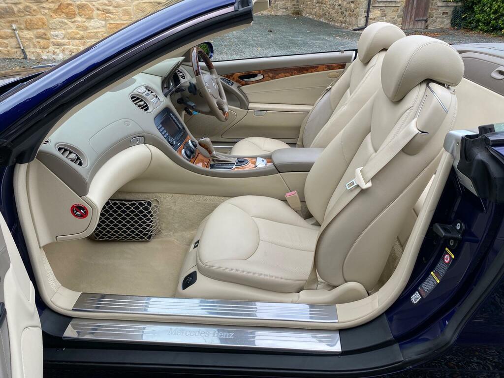 Mercedes-Benz SL Class 3.7L Null Silver #19