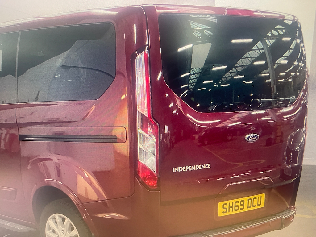 Ford Tourneo Custom 320 Titanium Ecoblue 5 Seats Red #3