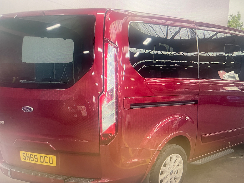 Ford Tourneo Custom 320 Titanium Ecoblue 5 Seats Red #4