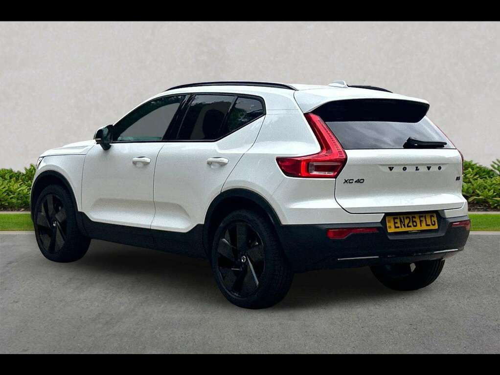 Volvo XC40 2.0 B3p Plus Pro Black Edition EN26FLG  #2