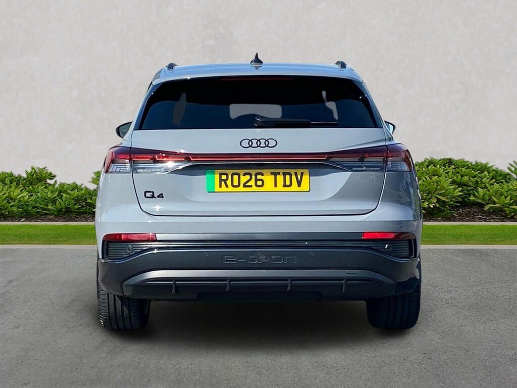 Audi Q4 E Tron 210Kw 45 82Kwh Black Edition RO26TDV Grey #4