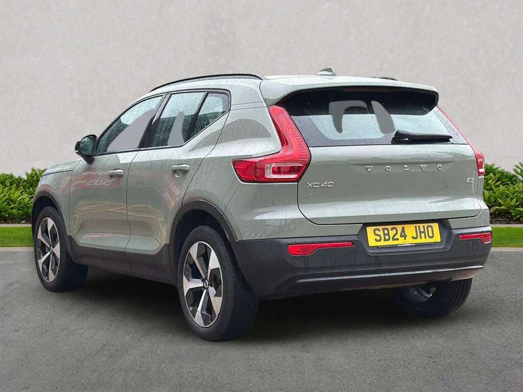 Volvo XC40 2.0 B3p Plus Dark SB24JHO Green #2