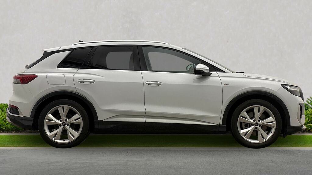 Audi Q4 E Tron 40 S Line Suv 82Kwh 204 Ps NG73JSU White #3