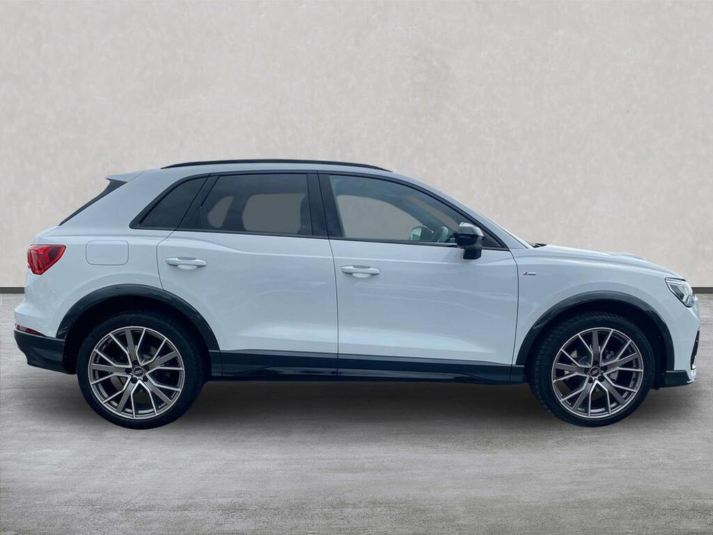 Audi Q3 1.5 Tfsi Cod 35 Black Edition Suv S Tro KJ25EFO White #3