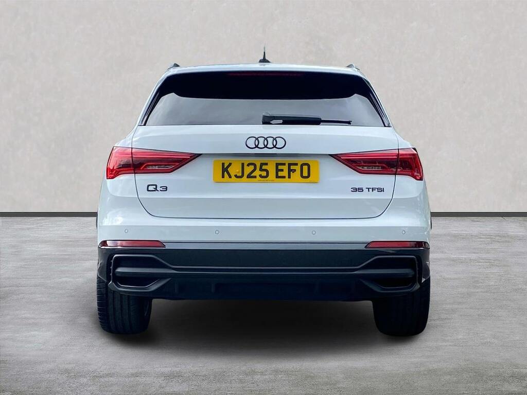 Audi Q3 1.5 Tfsi Cod 35 Black Edition Suv S Tro KJ25EFO White #4