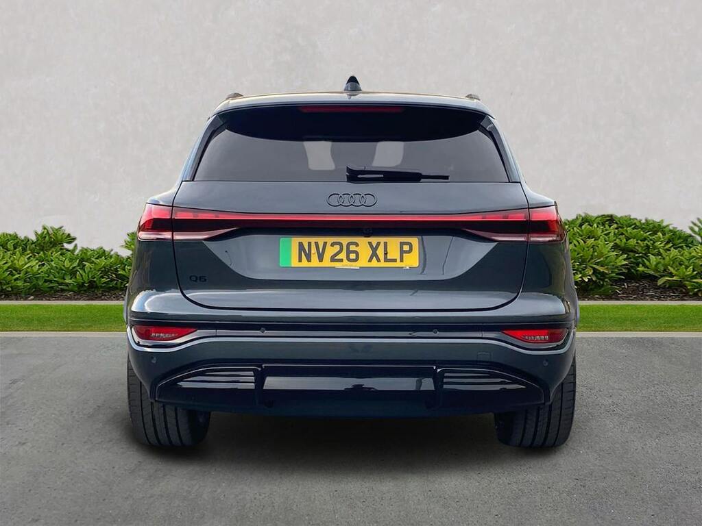 Audi Q6 E-Tron 83Kwh Edition 1 Suv 252 Ps Grey #4