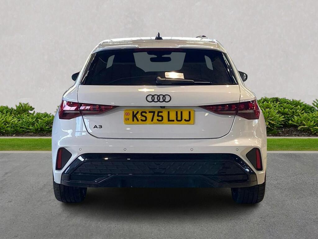 Audi A3 1.5 Tfsi 150 Black Edition White #4