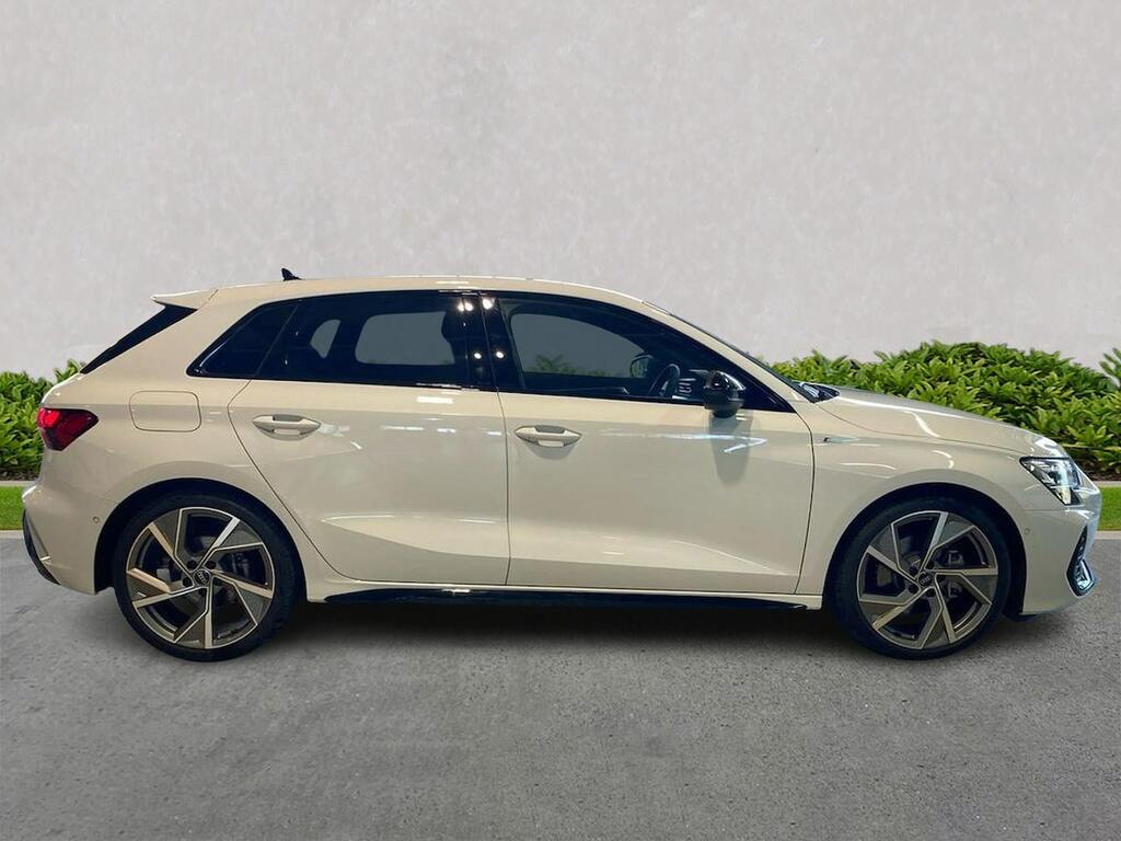 Audi A3 1.5 Tfsi 150 Black Edition White #3