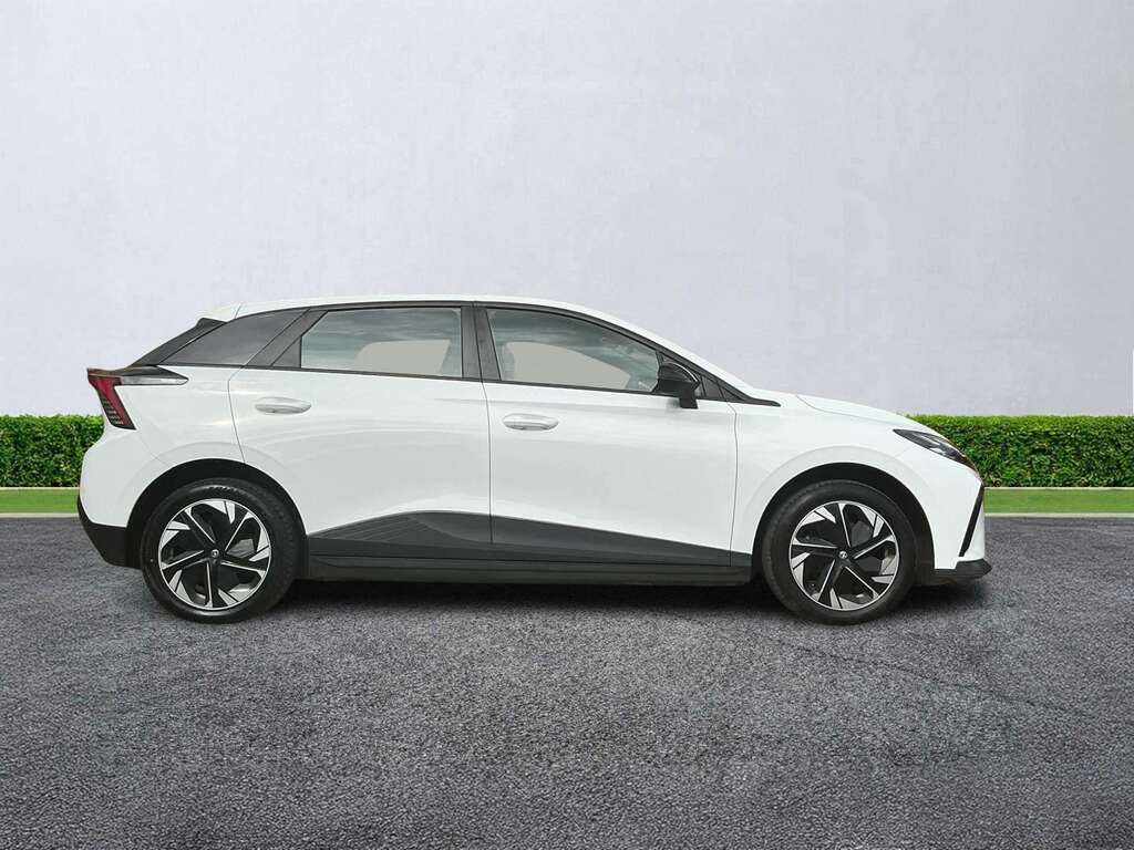 MG MG4 125Kw Se Ev 51Kwh LV23MLL White #3