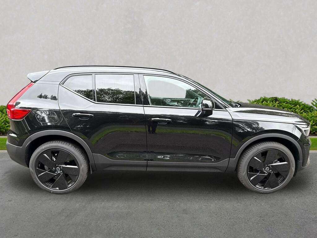 Volvo XC40 2.0 B4p Plus Black Edition Black #3