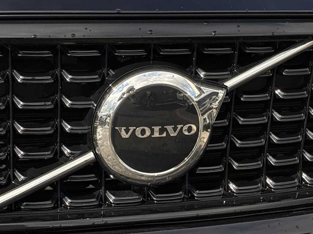 Volvo XC40 2.0 B3p Plus Dark YG24DGJ Black #3