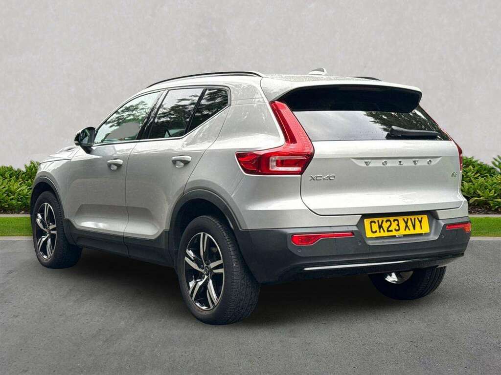 Volvo XC40 2.0 B3p Plus Dark CK23XVY Silver #2