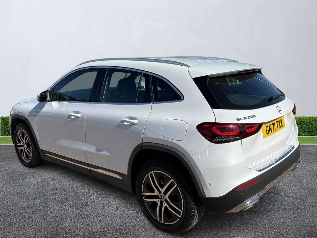 Mercedes-Benz GLA Class Gla 200 Sport Executive GN71TKK White #2