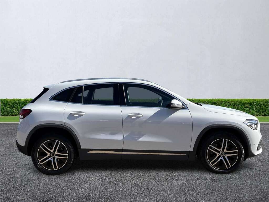 Mercedes-Benz GLA Class Gla 200 Sport Executive GN71TKK White #3