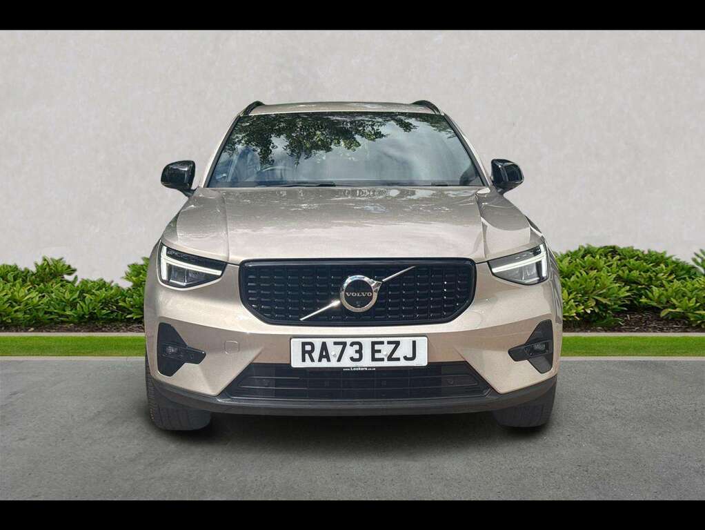 Volvo XC40 2.0 B4p Plus Dark RA73EZJ Gold #5