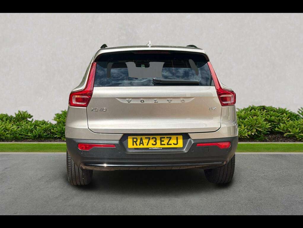 Volvo XC40 2.0 B4p Plus Dark RA73EZJ Gold #4